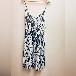 Nine West Pleated Midi Dress NWT Black White Plunge V Sleeveless Size L